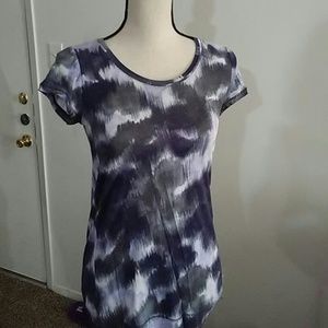 🌈 5/$25 Vera Wang Tee